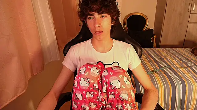 Nude Boy18 online show from 11/03/25, 01:55