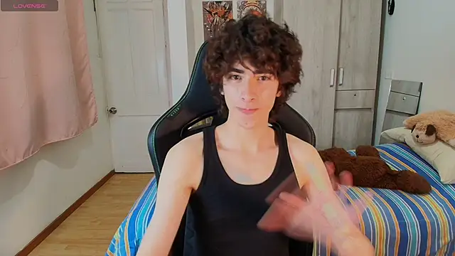 Nude Boy18 online show from 11/30/25, 12:44