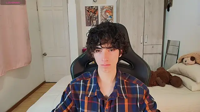 Nude Boy18 online show from 04/21/26, 05:58