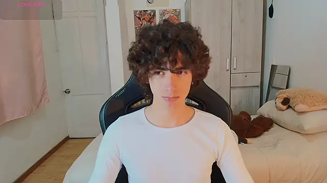 Nude Boy18 online show from 12/20/25, 11:51