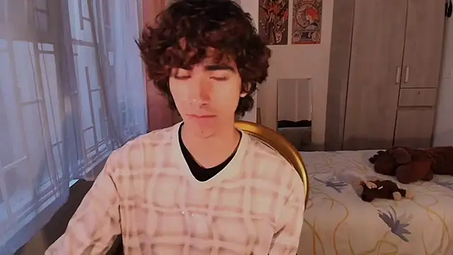 Nude Boy18 online show from 11/07/25, 10:13