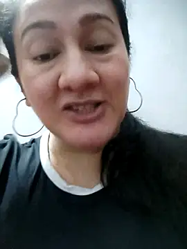 Aisha manzur online show from 11/28/25, 05:13