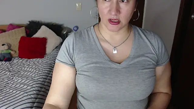 Aisha manzur online show from 12/16/25, 08:35