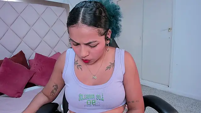 momo ayasse online show from 12/02/25, 10:00