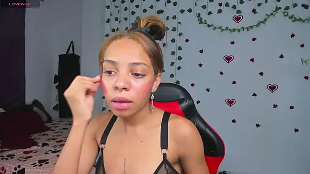 yumi hanna online show from 04/29/26, 02:38