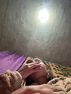 yumi hanna online show from 02/17/26, 04:32