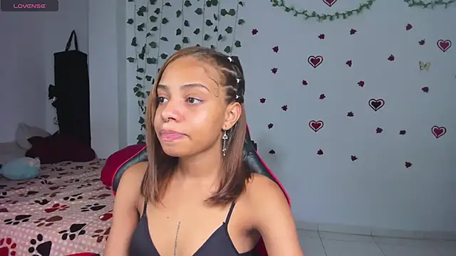 yumi hanna online show from 04/27/26, 01:58