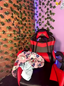 yumi hanna online show from 11/02/25, 09:20