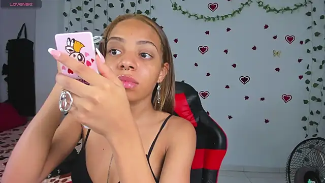 yumi hanna online show from 04/18/26, 04:48