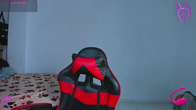 yumi hanna online show from 04/10/26, 02:18