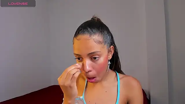 yumi hanna online show from 03/09/26, 12:14