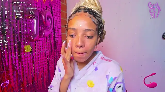 yumi hanna online show from 09/29/25, 09:42