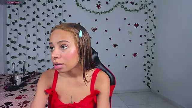 yumi hanna online show from 04/24/26, 12:23