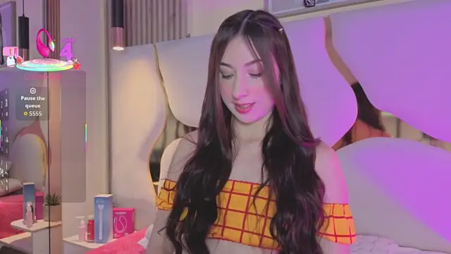 SofiJones  online show from 11/21/25, 10:31