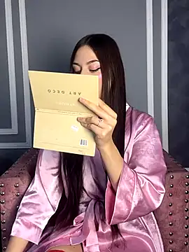 SofiJones  online show from 11/11/25, 09:20