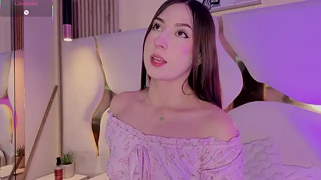 Snapshot of SofiJones_ chatting on 02/07/26, 09:23 SofiJones online show from 02/07/26, 09:23