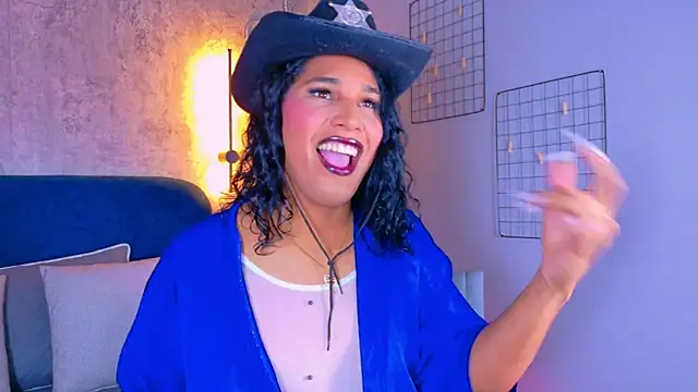 isabellaho1317 online show from 10/28/25, 08:08