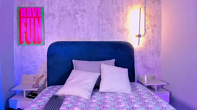 isabellaho1317 online show from 11/07/25, 12:21