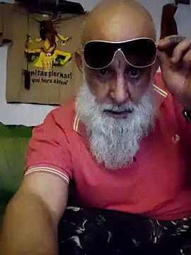 Snapshot of barbaszztop chatting on 12/21/25, 07:15 barbaszztop online show from 12/21/25, 07:15