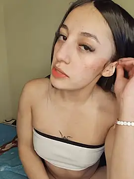 Snapshot of StefaniaFoxx_ chatting on 07/04/26, 06:42 StefaniaFoxx online show from 07/04/26, 06:42