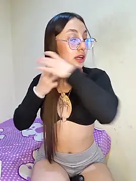 Snapshot of StefaniaFoxx_ chatting on 04/25/26, 04:26 StefaniaFoxx online show from 04/25/26, 04:26
