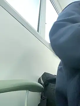 lucioliveira online show from 10/22/25, 02:05