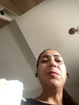 lucioliveira online show from 02/21/26, 01:24