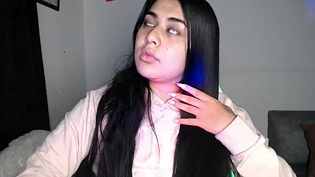 Snapshot of sophiadaza666 chatting on 06/23/26, 04:05 sophiadaza666 online show from 06/23/26, 04:05
