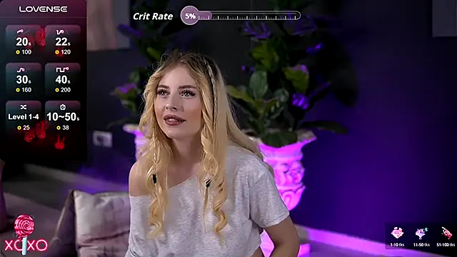 Snapshot of SerenaNoir chatting on 10/11/25, 12:11 SerenaNoir online show from 10/11/25, 12:11