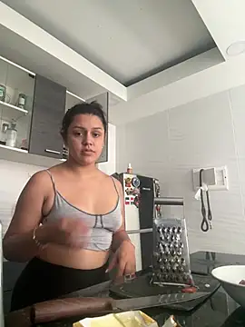 Snapshot of lunita_sweet5 chatting on 06/27/26, 06:58 lunita sweet5 online show from 06/27/26, 06:58