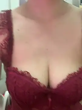 Snapshot of Mimi_sex01 chatting on 06/19/26, 03:12 Mimi sex01 online show from 06/19/26, 03:12