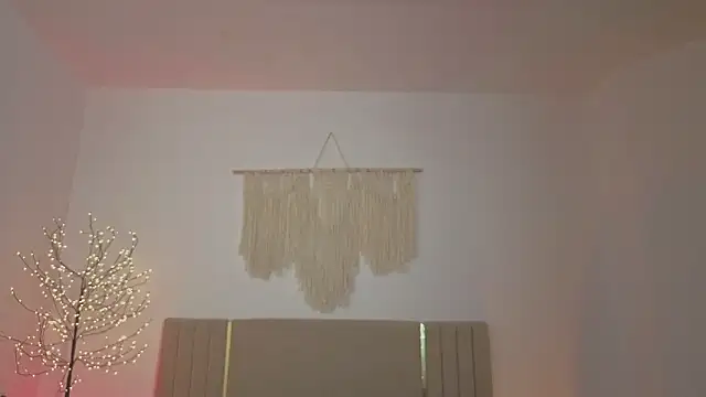 Little mia   online show from 03/23/26, 12:11