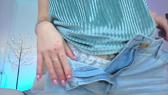 Little mia   online show from 02/27/26, 11:15