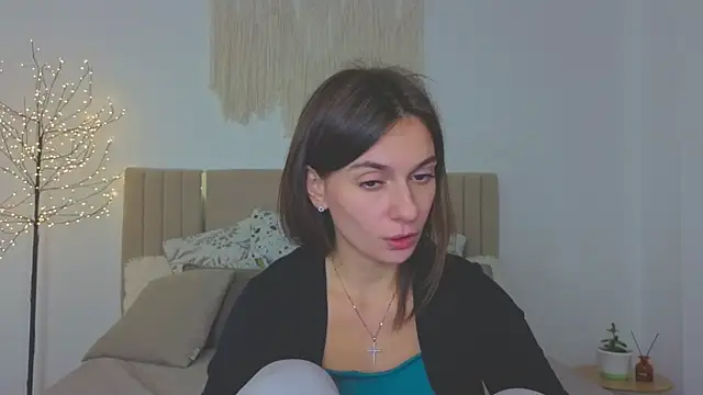 Little mia   online show from 12/02/25, 10:33