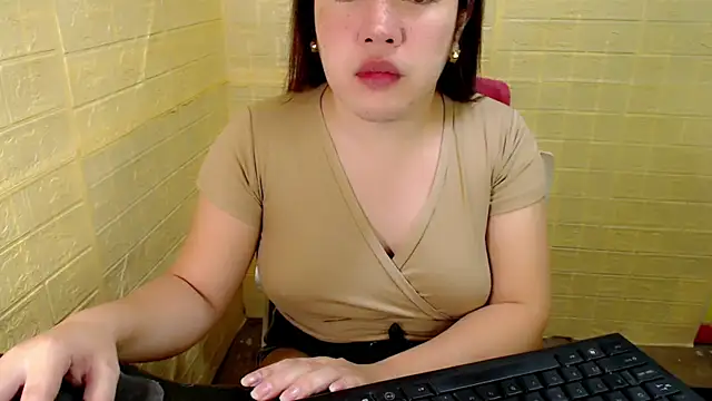 xUrDreamSlutWhore online show from 10/21/25, 03:00