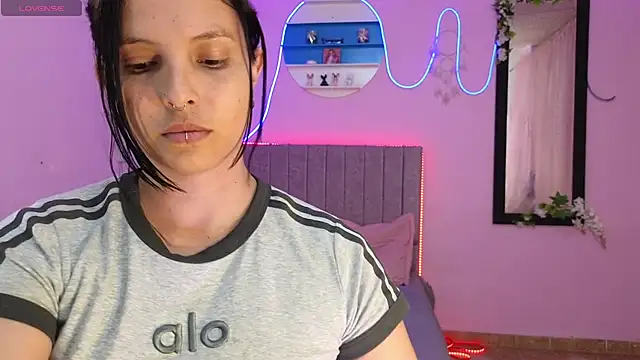 MiSofialeal online show from 10/14/25, 07:03