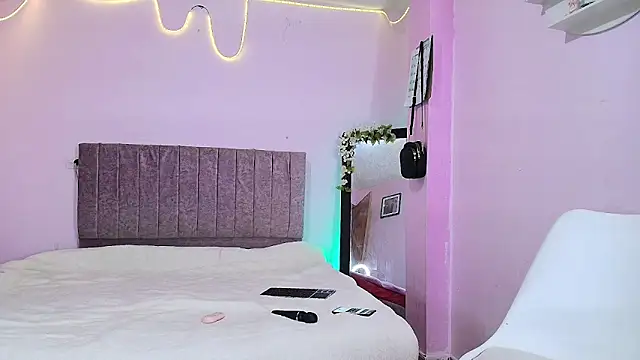 Snapshot of MiSofialeal chatting on 04/11/26, 06:33 MiSofialeal online show from 04/11/26, 06:33