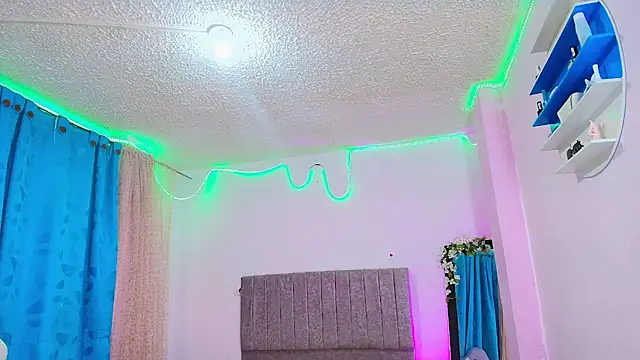 Snapshot of MiSofialeal chatting on 02/19/26, 06:27 MiSofialeal online show from 02/19/26, 06:27