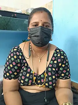 Snapshot of Tamil_Sweety chatting on 06/26/26, 03:56 Tamil Sweety online show from 06/26/26, 03:56