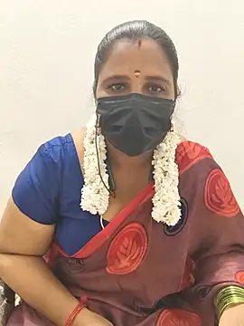 Snapshot of Tamil_Sweety chatting on 08/08/26, 06:04 Tamil Sweety online show from 08/08/26, 06:04