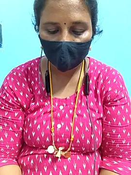 Snapshot of Tamil_Sweety chatting on 11/17/25, 04:33 Tamil Sweety online show from 11/17/25, 04:33