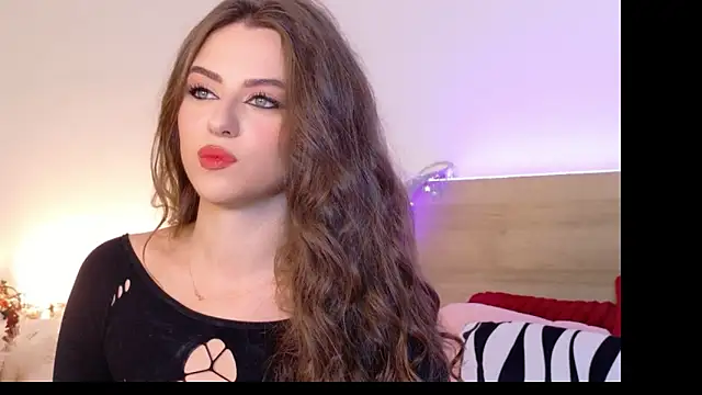 Snapshot of Sienna_Voss chatting on 11/21/25, 07:57 Sienna Voss online show from 11/21/25, 07:57