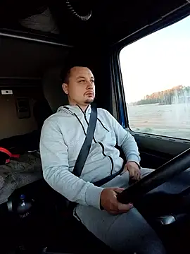 Amberdual online show from 10/20/25, 05:31