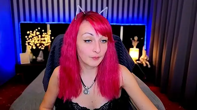 Snapshot of BrandyBloom chatting on 01/13/26, 08:13 BrandyBloom online show from 01/13/26, 08:13