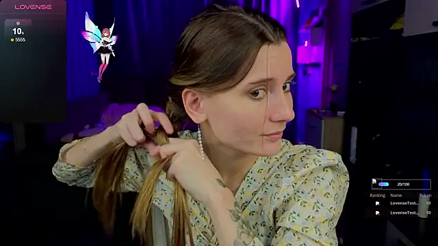 Snapshot of Vetta11 chatting on 11/22/25, 10:08 Vetta11 online show from 11/22/25, 10:08