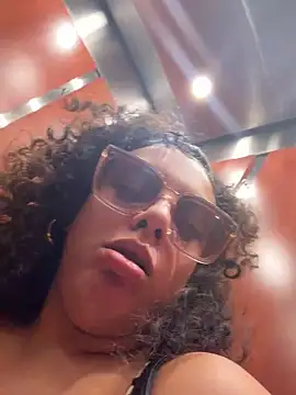 allybluee777 online show from 12/18/25, 02:54