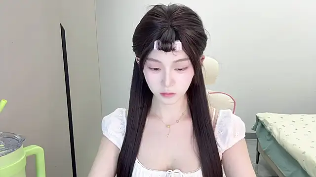 Snapshot of Cookie-oo chatting on 10/02/25, 12:19 Cookie-oo online show from 10/02/25, 12:19