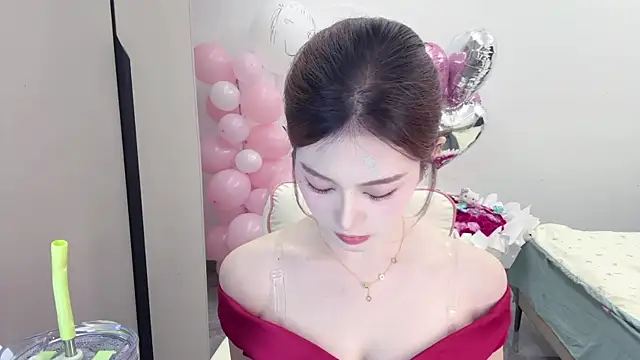 Snapshot of Cookie-oo chatting on 09/29/25, 11:38 Cookie-oo online show from 09/29/25, 11:38