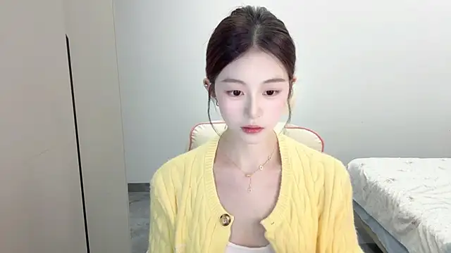 Snapshot of Cookie-oo chatting on 11/01/25, 11:48 Cookie-oo online show from 11/01/25, 11:48