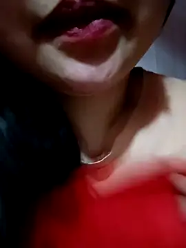 XoiXoi232 online show from 03/04/26, 09:39